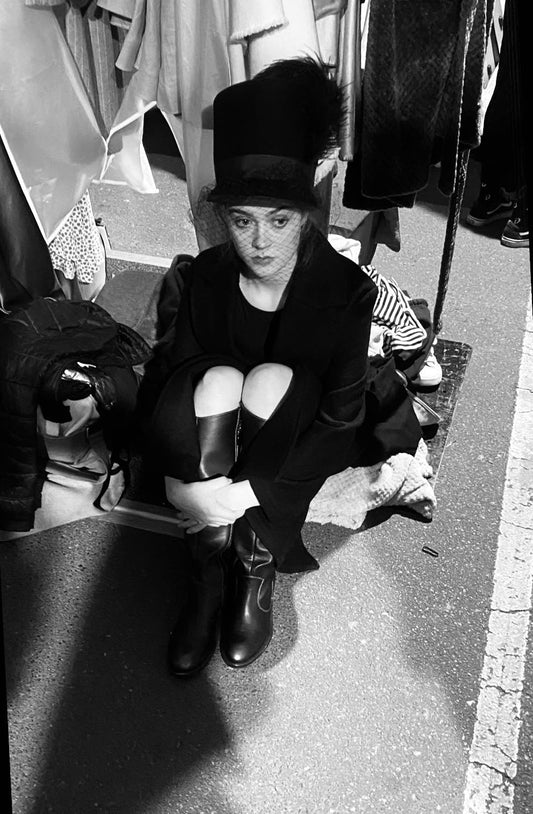 Atér model backstage at the iD 2025 show