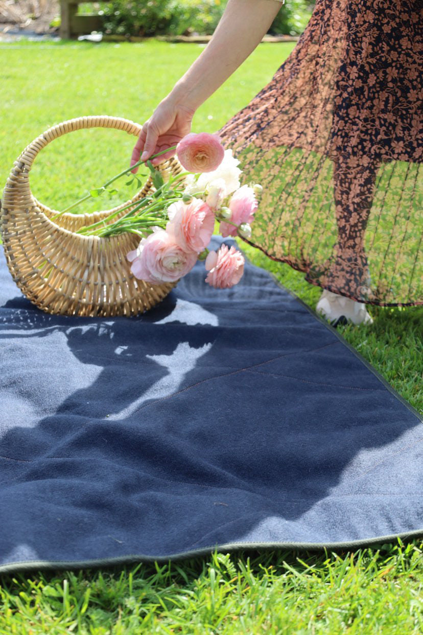 Pinic On The Rug Atér Wool Picnic Rug
